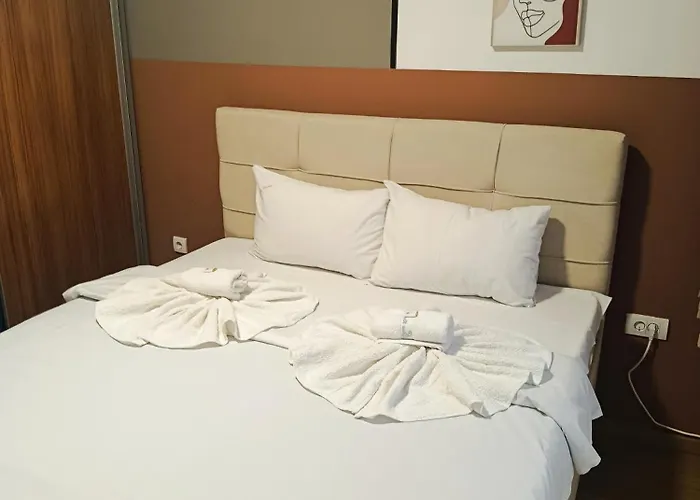 Delux Eleni Lejlighed